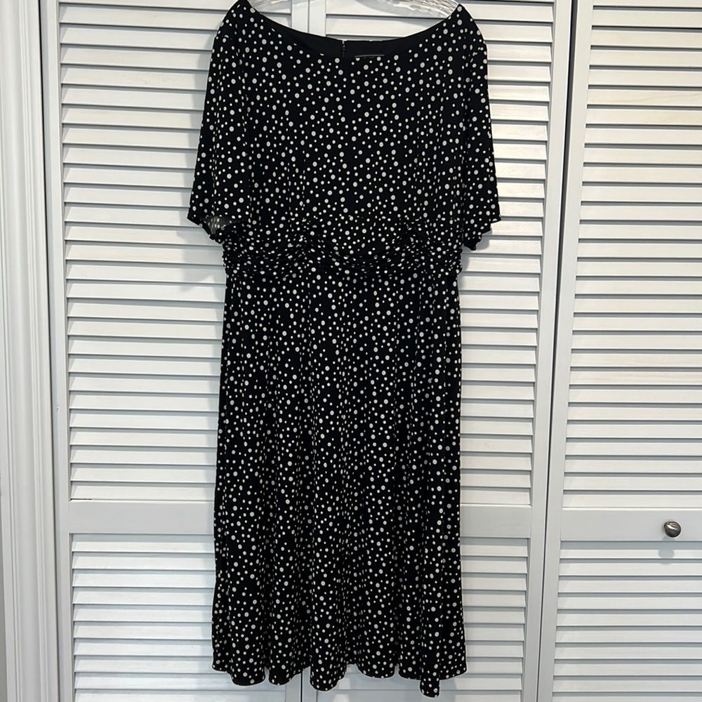 Women Dress, Short Sleeves, Black with White Polka Dots, Size 18W